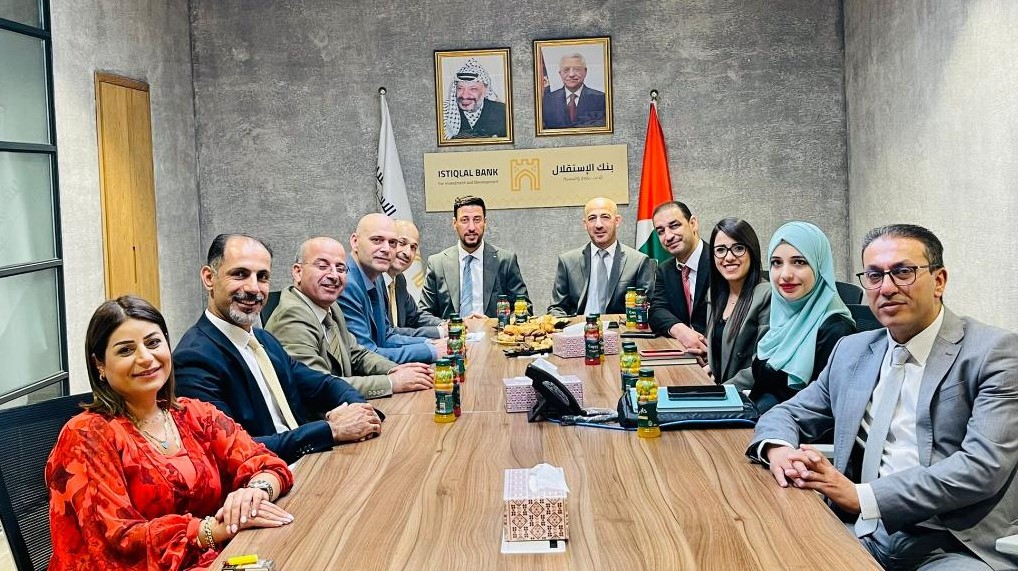 جانب من توقيع الاتفاقية 